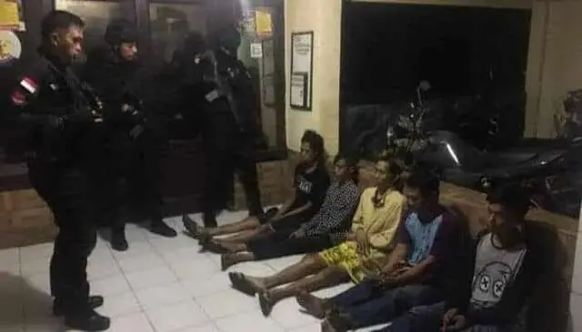 Kerap Memalak Supir Truk, Lima Preman Kampung di Tegal Alur Digiring Tim Pemburu Preman Kerap Memalak Supir Truk, Lima Preman Kampung di Tegal Alur Digiring Tim Pemburu Preman