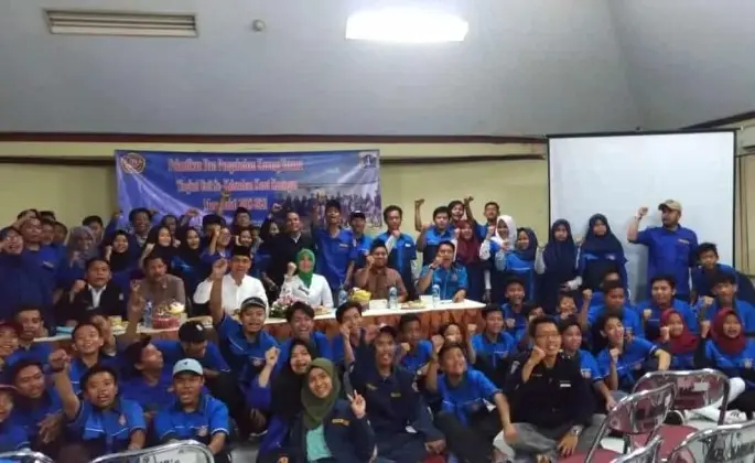 Kembangkan UKM, Karang Taruna Karet Kuningan Gelar Bazar Rakyat