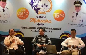 Festival Maksaira 2018, Catatkan Rekor MURI untuk Memancing Ikan Kerapu Terbanyak Festival Maksaira 2018, Catatkan Rekor MURI untuk Memancing Ikan Kerapu Terbanyak