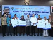 Eko Putro Sandjojo Melepas Rombongan Jelajah Desa Ramadhan 2018 Eko Putro Sandjojo Melepas Rombongan Jelajah Desa Ramadhan 2018