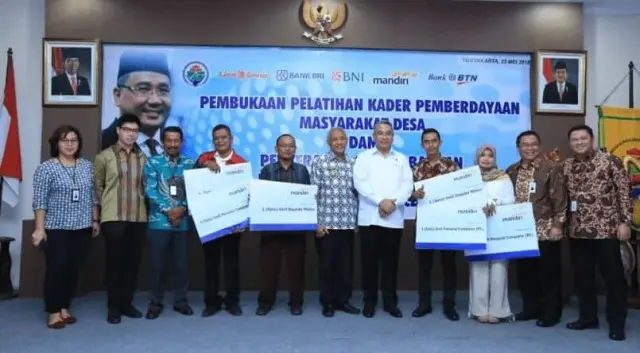 Eko Putro Sandjojo Melepas Rombongan Jelajah Desa Ramadhan 2018 Eko Putro Sandjojo Melepas Rombongan Jelajah Desa Ramadhan 2018