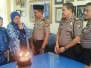 Peringati Hardiknas, Kapolsek Cengkareng Sambangi SMAN 33 Peringati Hardiknas, Kapolsek Cengkareng Sambangi SMAN 33