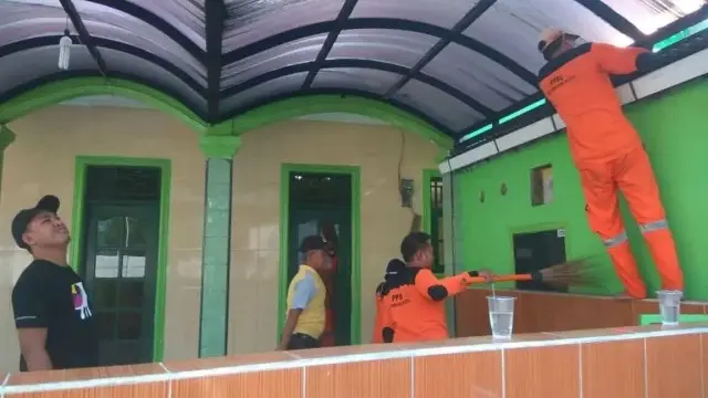 Jelang Ramadhan Kelurahan Kembangan Selatan Bersama Warga Bersihkan Tempat Ibadah Jelang Ramadhan Kelurahan Kembangan Selatan Bersama Warga Bersihkan Tempat Ibadah