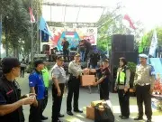 Apresiasi Polsek Kalideres Dengan Berbagi Doorprise Kepada Buruh Saat May Day 2018 Apresiasi Polsek Kalideres Dengan Berbagi Doorprise Kepada Buruh Saat May Day 2018