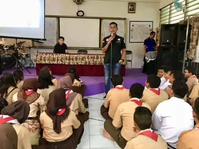 Polisi Sahabat Remaja, Polres Jakbar Berikan Penyuluhan Bahaya Narkoba Polisi Sahabat Remaja, Polres Jakbar Berikan Penyuluhan Bahaya Narkoba