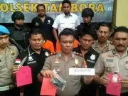 Polsek Tambora Tangkap Pencuri Sadis di Jembatan Tiga Polsek Tambora Tangkap Pencuri Sadis di Jembatan Tiga