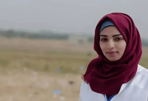Tentara Israel Menembak Petugas Paramedis Berusia 21 Tahun, Razan An-Najjar Tentara Israel Menembak Petugas Paramedis Berusia 21 Tahun, Razan An-Najjar