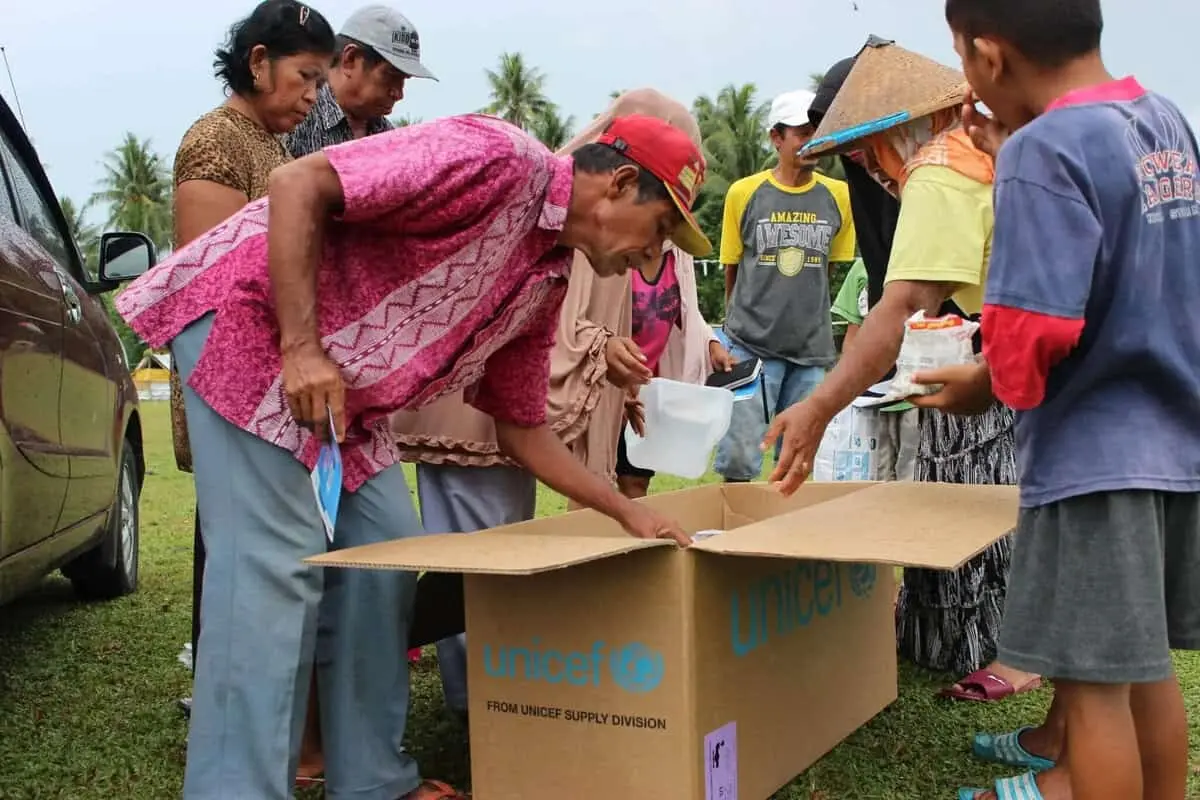 Air Bersih dan Hygiene Kit Untuk Warga  di Zona Gempa Sulawesi Selatan