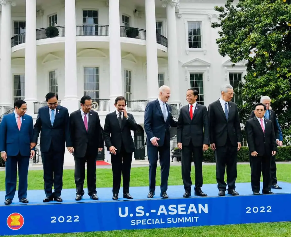Keakraban & Toast Biden Untuk Jokowi di Jamuan Santap Malam Ktt Asean-As Keakraban & Toast Biden Untuk Jokowi di Jamuan Santap Malam Ktt Asean-As