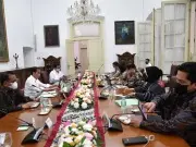 Jokowi Kumpulkan Menteri Bidang Ekonomi Setelah Kunjungan Luar Negeri Jokowi Kumpulkan Menteri Bidang Ekonomi Setelah Kunjungan Luar Negeri