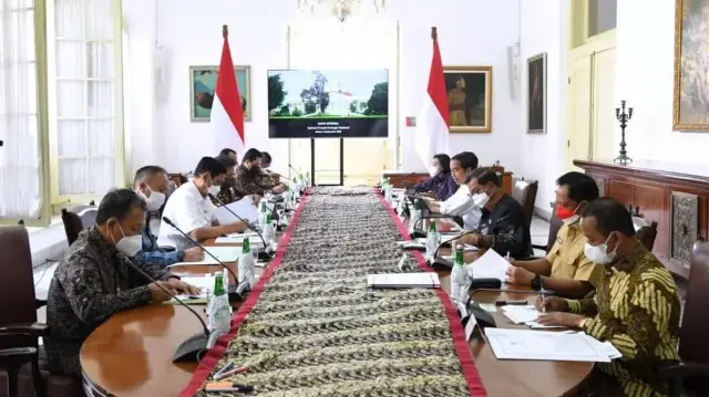 Proyek Strategis Nasional Jokowi Kurangi Kemiskinan Proyek Strategis Nasional Jokowi Kurangi Kemiskinan