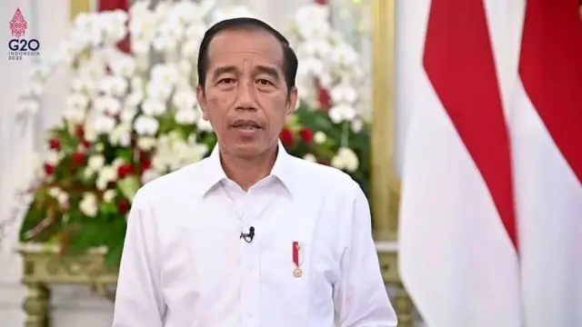 Jokowi Bersyukur Sepak Bola Indonesia Tak Kena Sanksi FIFA Jokowi Bersyukur Sepak Bola Indonesia Tak Kena Sanksi FIFA