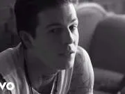 Lirik Lagu Sweater Weather dan Terjemahan - The Neighbourhood