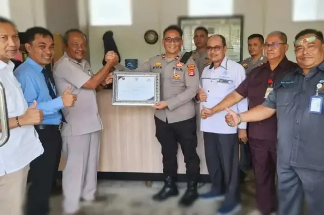 GAPASDAP Apresiasi Kapolsek KSKP Merak Polres Cilegon Terima Piagam Penghargaan GAPASDAP Apresiasi Kapolsek KSKP Merak Polres Cilegon Terima Piagam Penghargaan