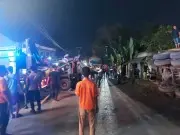 Kurang Konsentrasi Sebuah Truck Tronton Tabrak Sebuah Mobil Pickup Dan Satu Motor, Dua Orang Tewas Satu Luka-luka Kurang Konsentrasi Sebuah Truck Tronton Tabrak Sebuah Mobil Pickup Dan Satu Motor, Dua Orang Tewas Satu Luka-luka