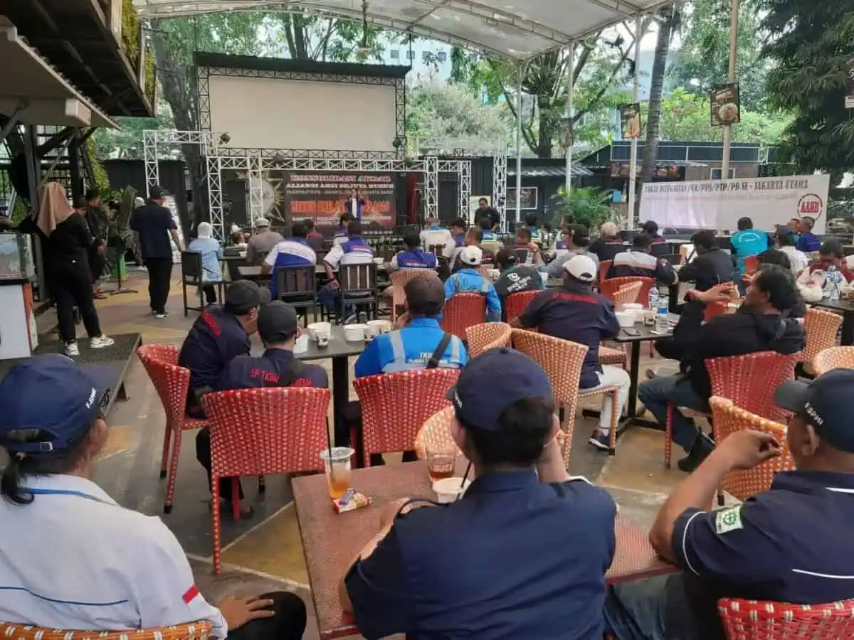 Pada 10 Agustus 2023 Dengan Tema Kepung Istana Yang Dihadiri 1 Juta Buruh Dari Berbagai Daerah Pada 10 Agustus 2023 Dengan Tema Kepung Istana Yang Dihadiri 1 Juta Buruh Dari Berbagai Daerah