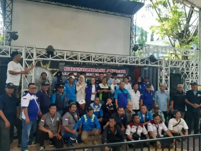 Pada 10 Agustus 2023 Dengan Tema Kepung Istana Yang Dihadiri 1 Juta Buruh Dari Berbagai Daerah Pada 10 Agustus 2023 Dengan Tema Kepung Istana Yang Dihadiri 1 Juta Buruh Dari Berbagai Daerah